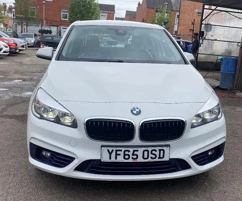 Used BMW 216 Active Tourer Sport Line 116 HP (85 kW) 2015 White MPV