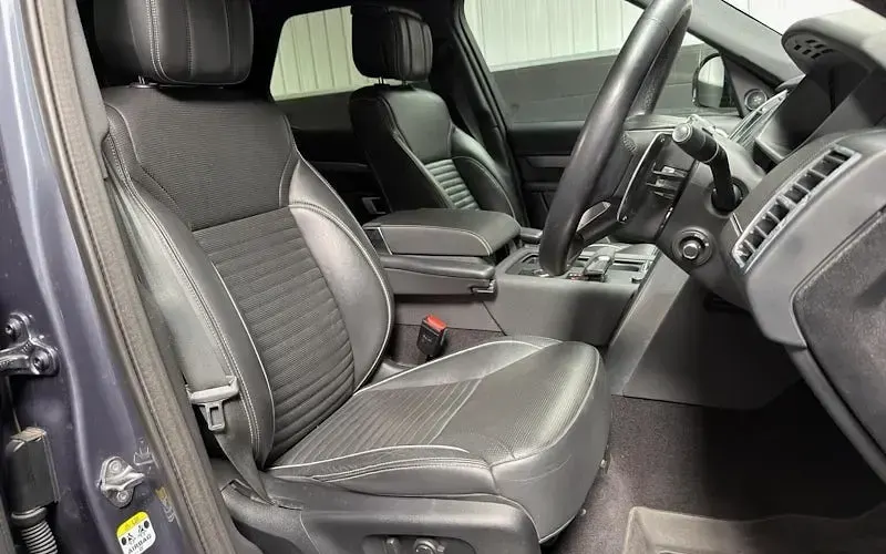 Used Land Rover Discovery HSE Dynamic 300 HP (220 kW) 2023 Blue SUV