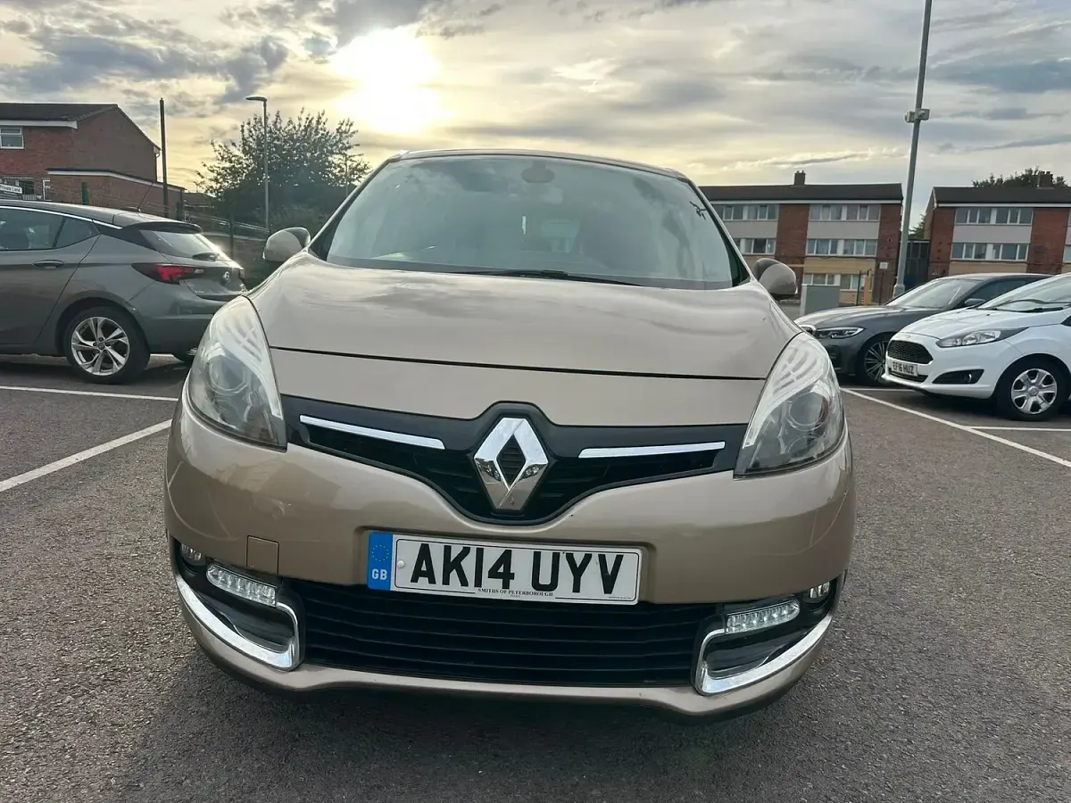 Used Renault Scénic III Dynamique 110 HP (80 kW) 2014 Beige MPV