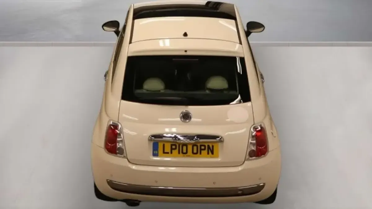 Used Fiat 500 Lounge 69 HP (50 kW) 2010 White Hatchback