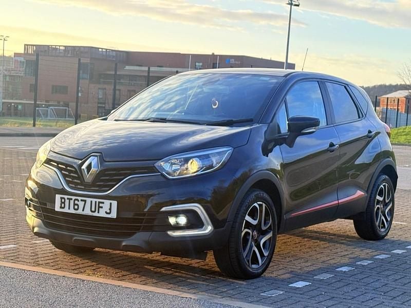 Used Renault Captur Dynamique 90 HP (66 kW) 2017 Black SUV