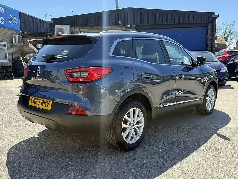 Usado Renault Kadjar Dynamique 110 HP (80 kW) 2017 Cinzento SUV