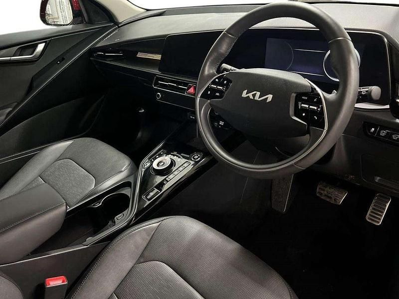 Used Kia Niro 127 HP (93 kW) 2025 Red SUV