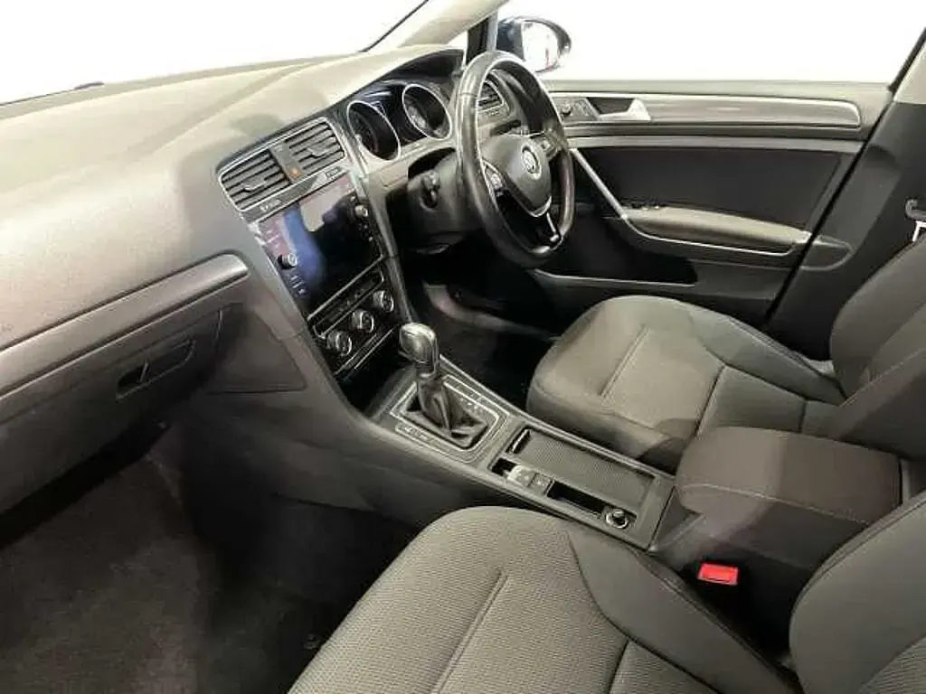 Begagnad VW Golf VII SE 150 HK (110 kW) 2019 Blå Kombi