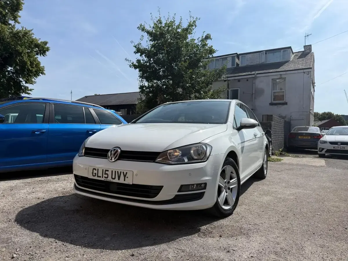 Used VW Golf VII Match 120 HP (88 kW) 2015 White Hatchback