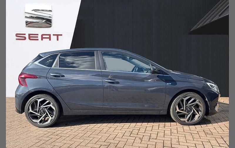 Used Hyundai i20 Premium 99 HP (72 kW) 2022 Grey Hatchback