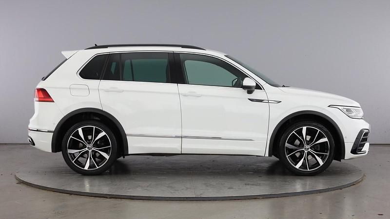 Used VW Tiguan R-line 150 HP (110 kW) 2023 Pure white SUV
