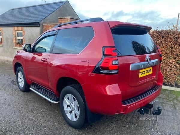 Used Toyota Land Cruiser Active 204 HP (150 kW) 2023 Red Estate