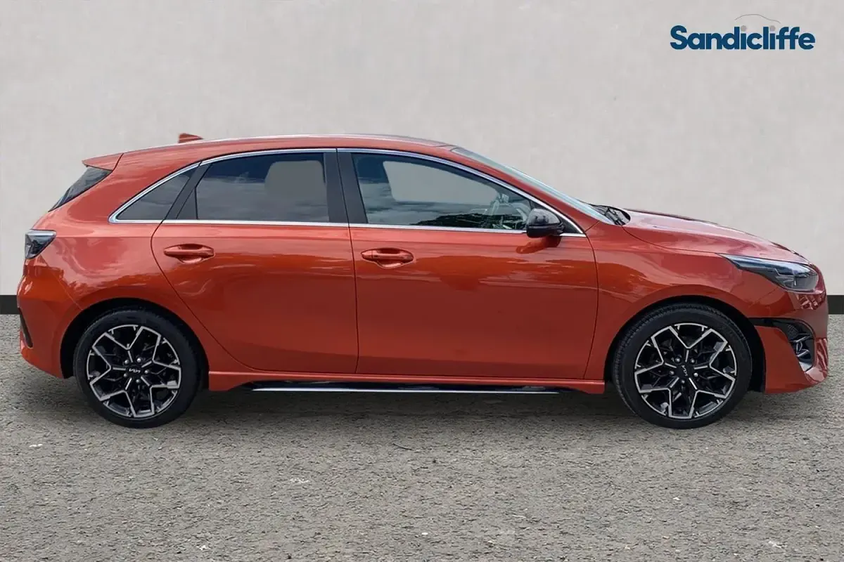 Gebraucht Kia Ceed GT-Line 158 PS (116 kW) 2024 Colour Kleinwagen