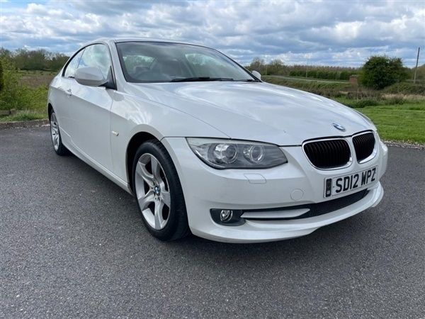 White Used 2012 BMW 318 | £5,999 - Image 1/1