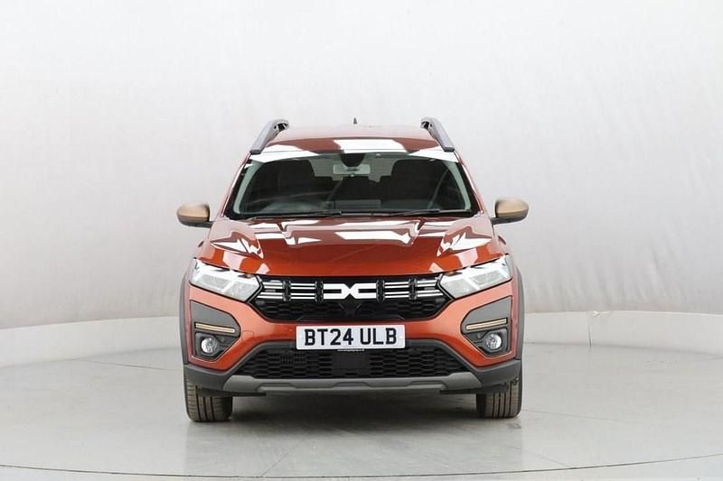 Used Dacia Jogger Extreme 110 HP (80 kW) 2024 Brown MPV