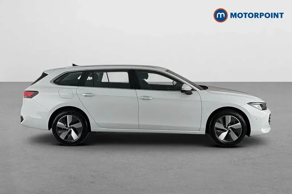Used VW Passat Life 204 HP (150 kW) 2025 White Estate