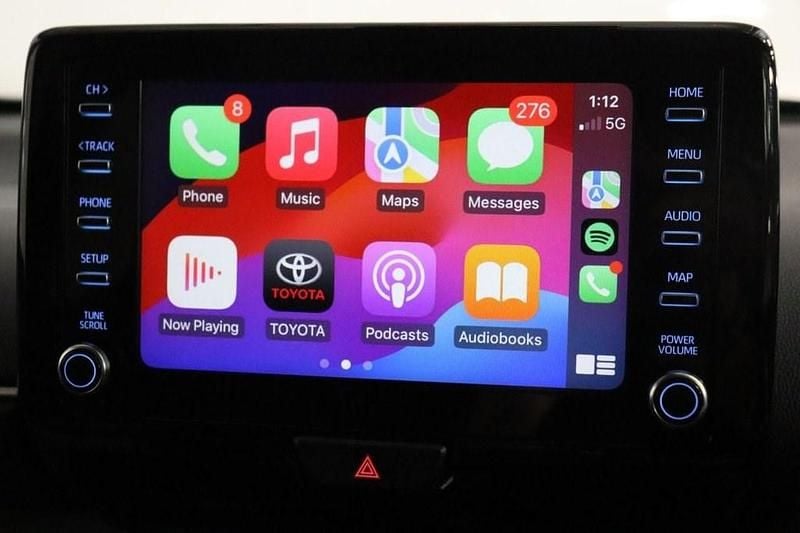 Used Toyota Yaris Hybrid Play 2022 White Hatchback