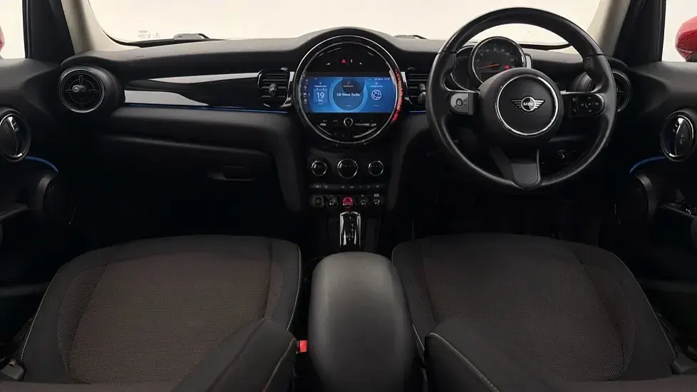 Used Mini Cooper Classic 134 HP (98 kW) 2022 Red Hatchback