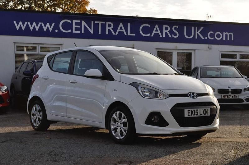 White Used 2015 Hyundai i10 SE Hatchback | £6,995 (Fair price) - Image 1/4