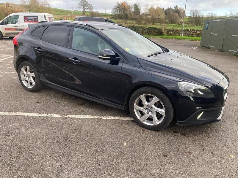 Black Used 2014 Volvo V40 Hatchback | £5,495 (Fair price) - Image 1/4
