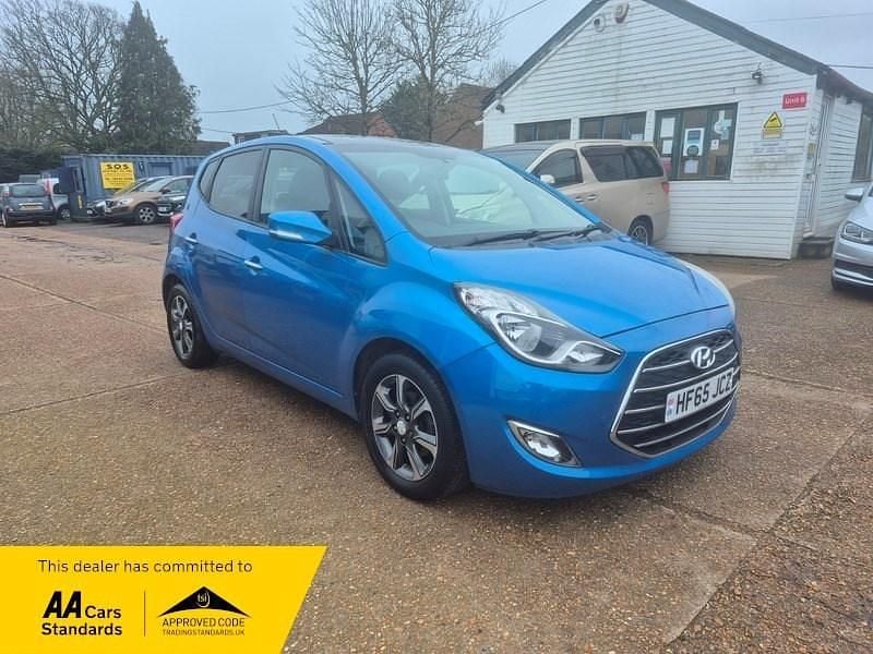 Used Hyundai ix20 Premium 125 HP (91 kW) 2015 Blue Hatchback