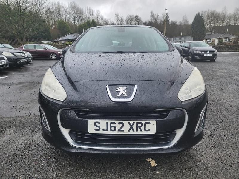 Used Peugeot 308 Active 92 HP (67 kW) 2012 Black Hatchback