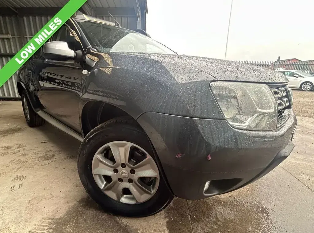 Used Dacia Duster Lauréate 110 HP (80 kW) 2017 Grey SUV