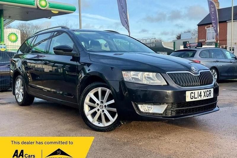 Black Used 2014 Skoda Octavia Elegance Estate | £5,900 (Fair price) - Image 1/1