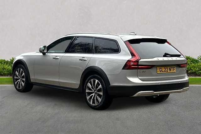 Used Volvo V90 CC Plus 235 HP (172 kW) 2022 Estate