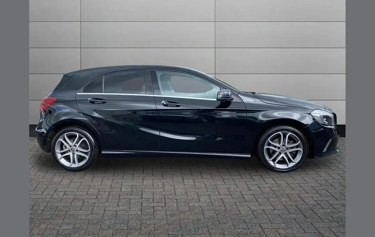 Used Mercedes A180 Sport Edition 122 HP (89 kW) 2018 Black Hatchback