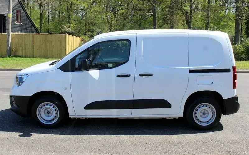 Usado Vauxhall Combo Edition 101 CV (74 kW) 2021 Blanco Monovolumen
