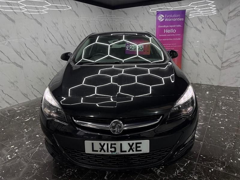 Second-hand Vauxhall Astra Excite 100 CP (73 kW) 2015 Negru Hatchback