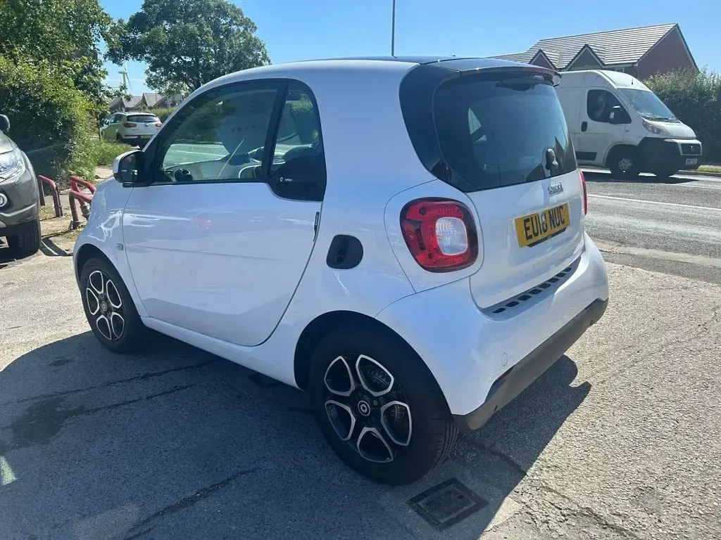 Used Smart ForTwo Coupé Prime 71 HP (52 kW) 2018 White Coupe
