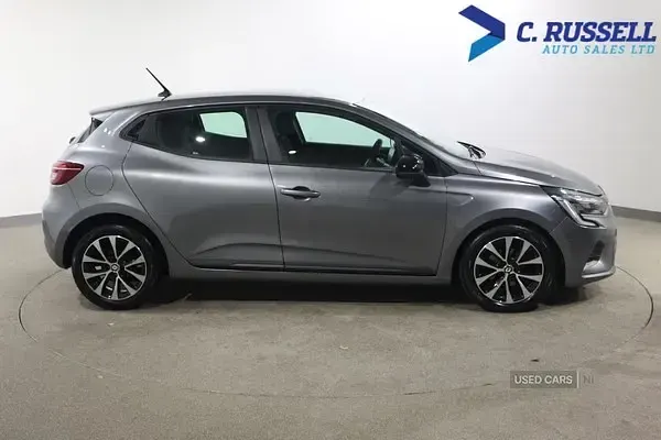 Używany Renault Clio V Evolution 90 KM (66 kW) 2023 Szary Hatchback