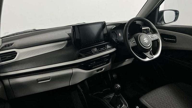 New Suzuki Swift 82 HP (60 kW) 2025 White Hatchback