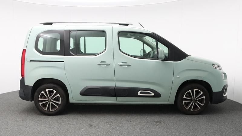 Used Citroën Berlingo Flair 130 HP (95 kW) 2018 Green MPV