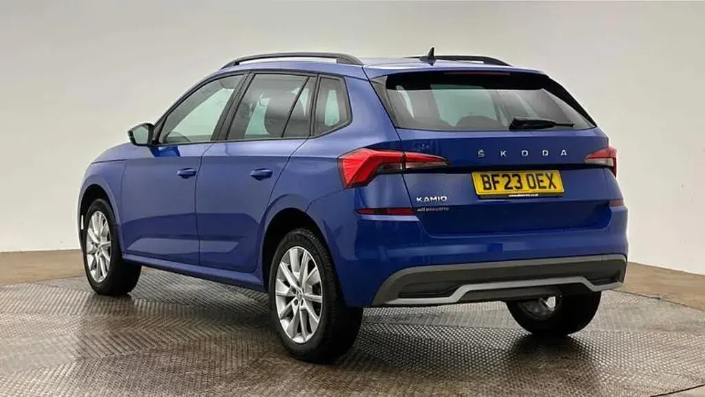 Used Skoda Kamiq SE Drive 110 HP (80 kW) 2023 Blue SUV