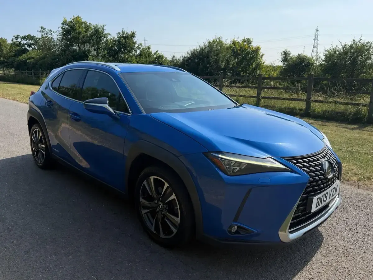 Used Lexus UX 184 HP (135 kW) 2019 Blue SUV