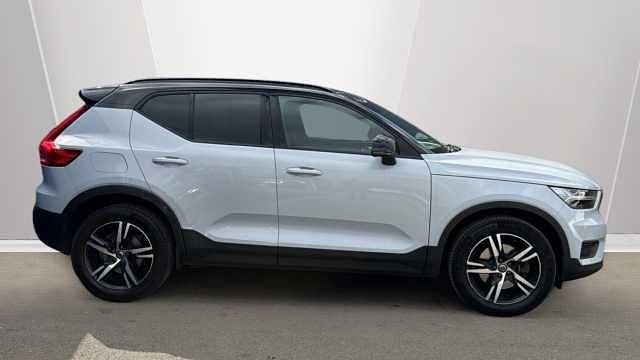 Used Volvo XC40 R-Design 194 HP (142 kW) 2022 SUV