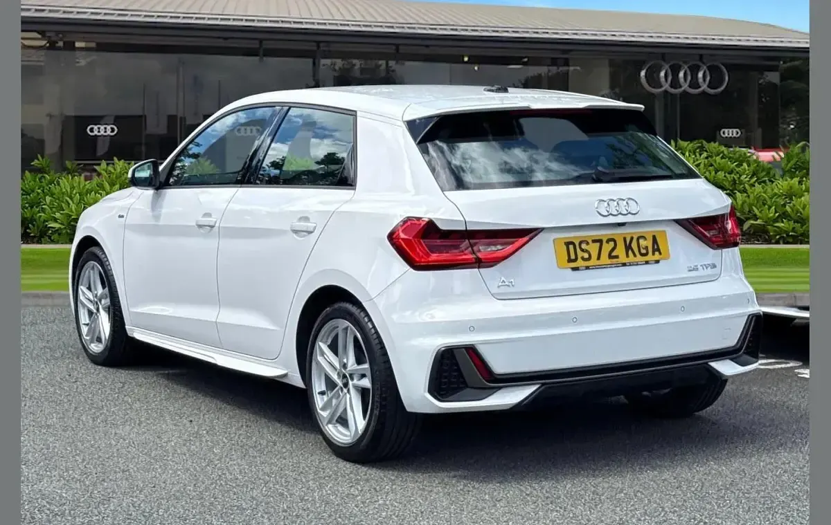 Used Audi A1 S-Line 94 HP (69 kW) 2023 White SUV
