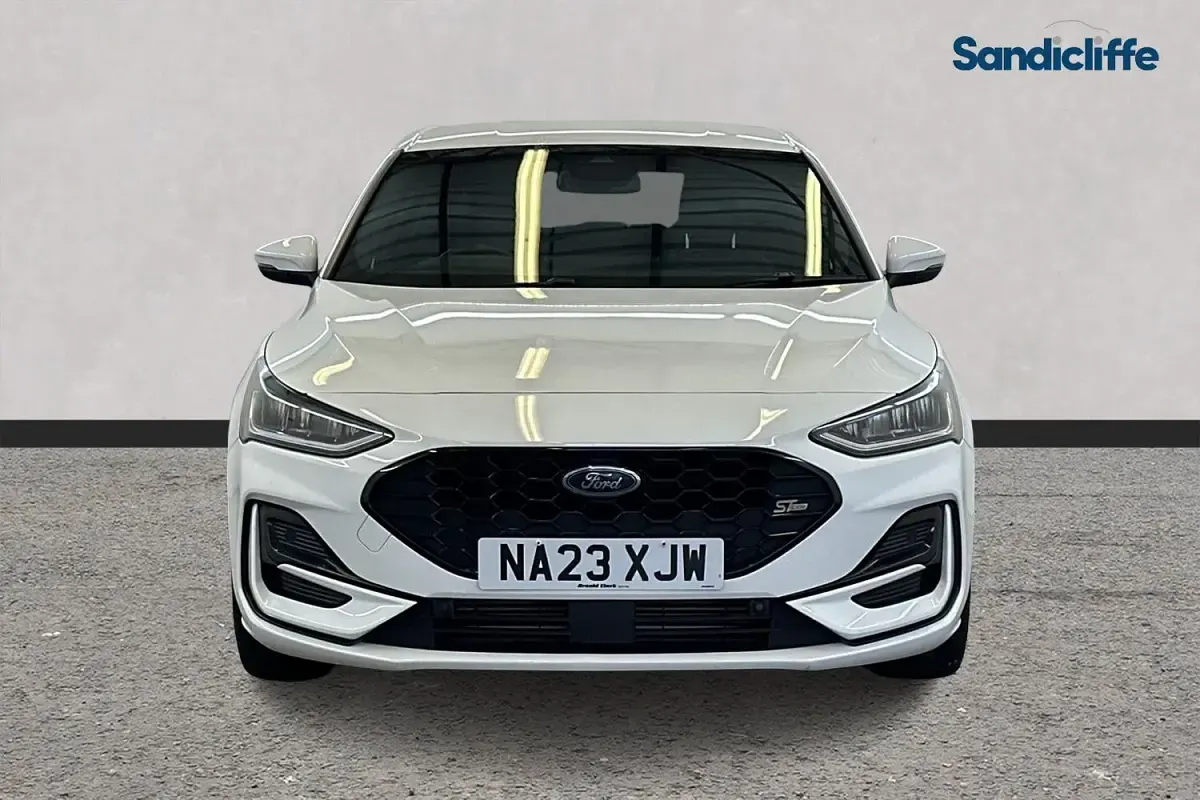 Używany Ford Focus ST-Line X 155 KM (114 kW) 2023 Biały Hatchback