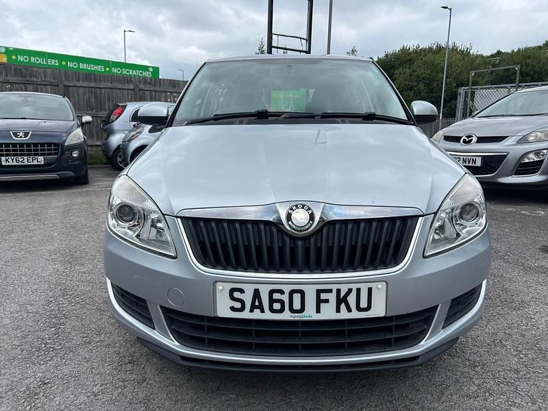 Begagnad Skoda Fabia SE 86 HK (63 kW) 2010 Silver Halvkombi