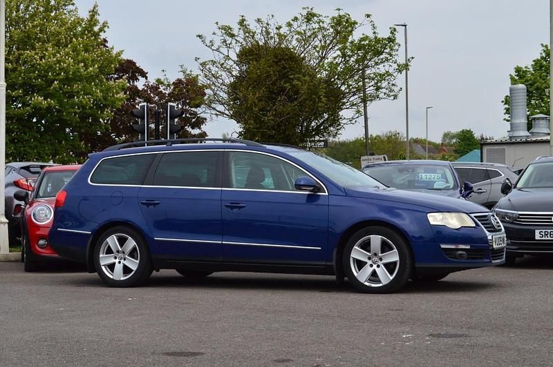 Maritime blue Used 2009 VW Passat Sport Estate | £3,975 (A bit pricey) - Image 1/4