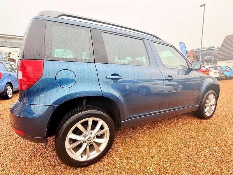 Used Skoda Yeti SE 105 HP (77 kW) 2013 Blue SUV