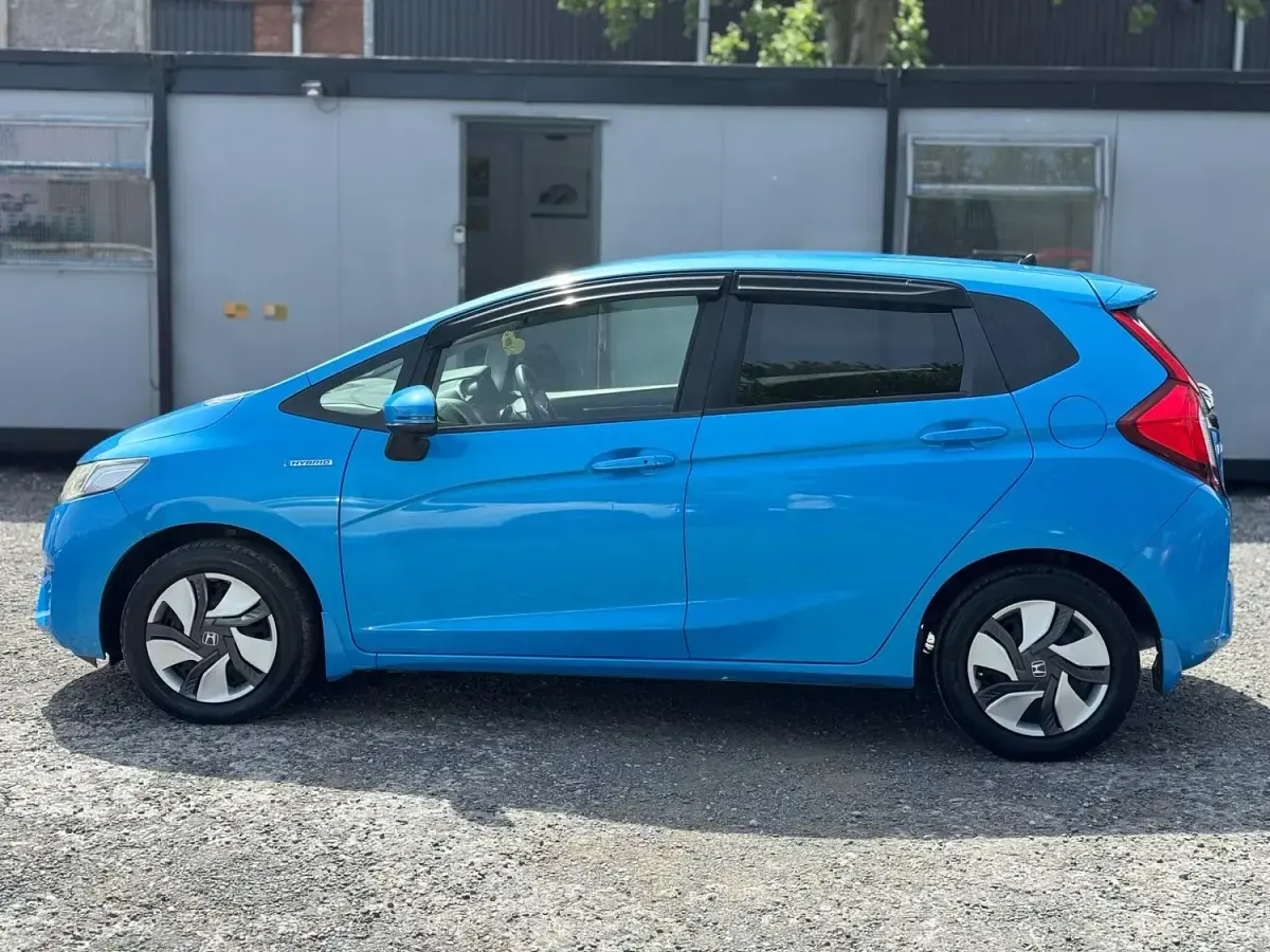 Używany Honda Fit Hybrid 109 KM (80 kW) 2026 Niebieski Hatchback