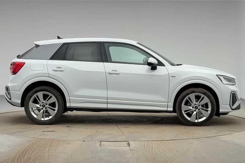 Used Audi Q2 S-Line 150 HP (110 kW) 2025 White SUV
