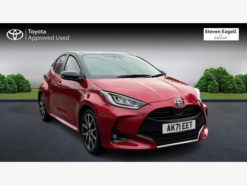 Red/black Used 2021 Toyota Yaris Hybrid Hatchback | £16,744 (Fair price) - Image 1/3