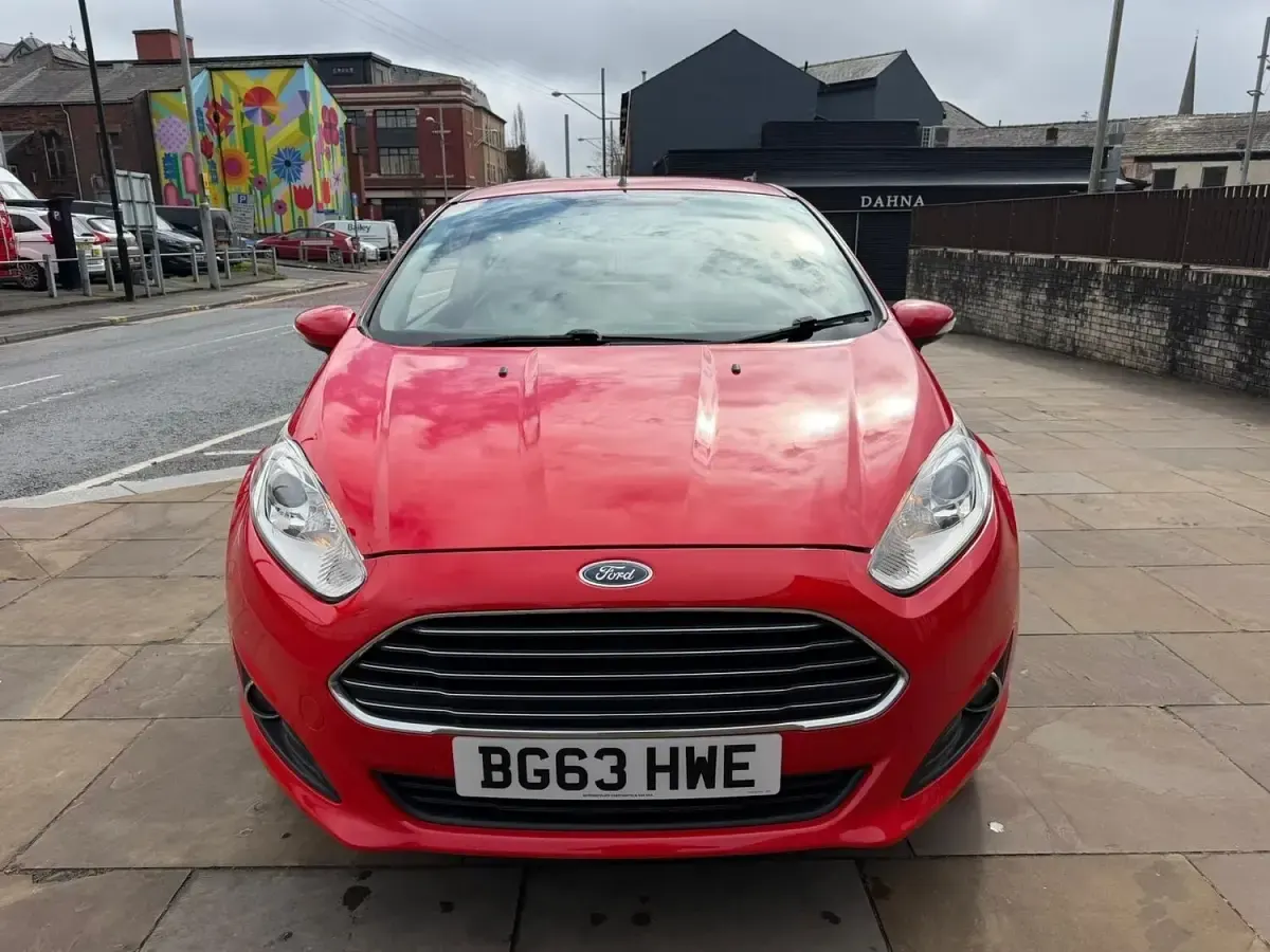 Used Ford Fiesta Zetec 82 HP (60 kW) 2013 Red Hatchback