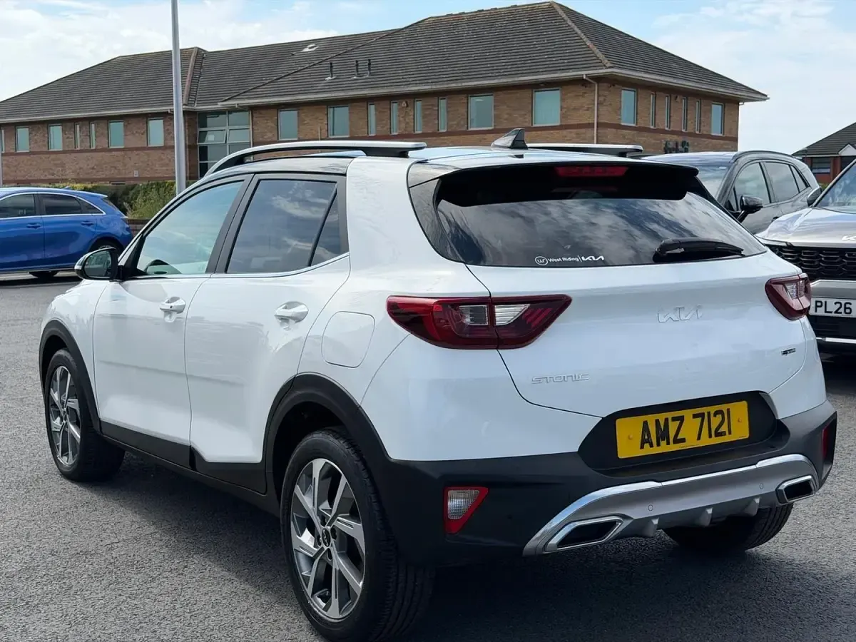 Used Kia Stonic GT-Line S 118 HP (86 kW) 2023 White SUV