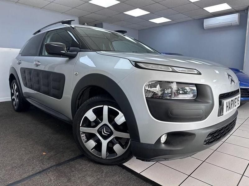 Used Citroën C4 Cactus Flair 100 HP (73 kW) 2017 Silver Hatchback