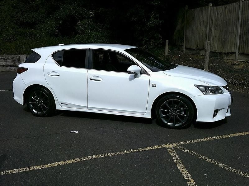 White Used 2013 Lexus CT200h Sport Line Hatchback | £8,995 (Fair price) - Image 1/4