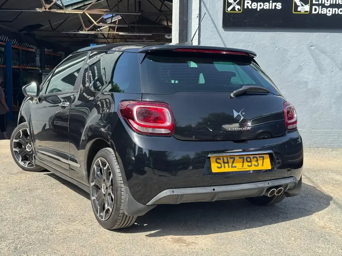 Used Citroën DS3 90 HP (66 kW) 2014 Black Hatchback