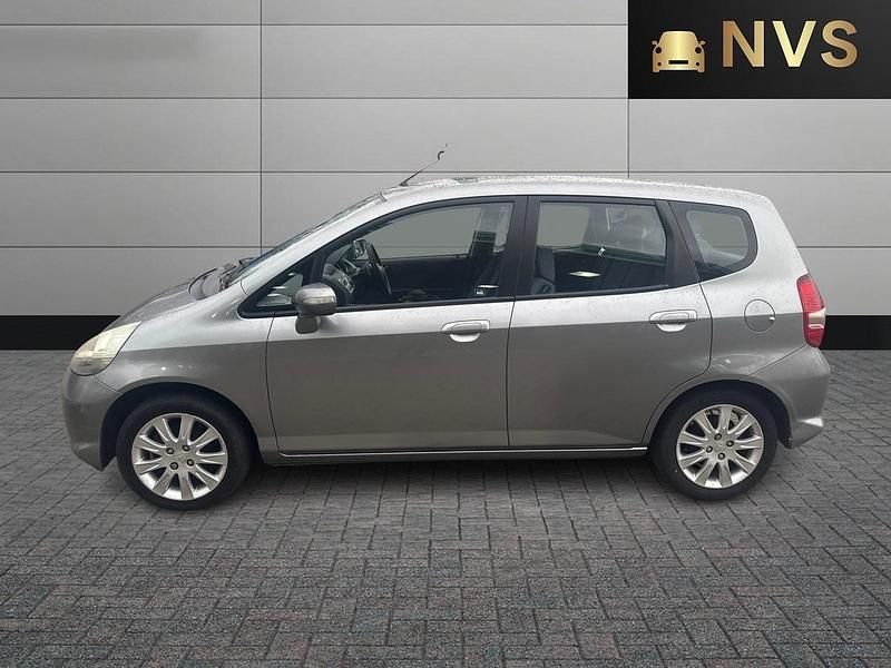 Second-hand Honda Jazz SE 82 CP (60 kW) 2008 Argintiu Hatchback