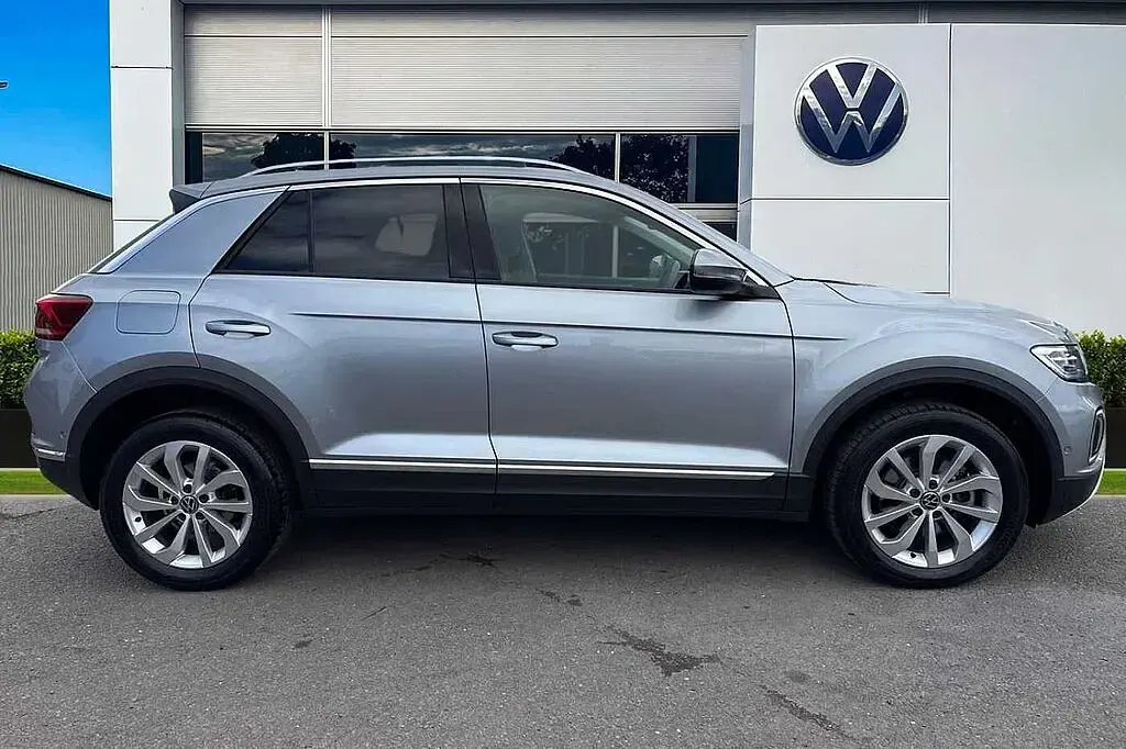 Used VW T-Roc Style 150 HP (110 kW) 2025 Silver SUV